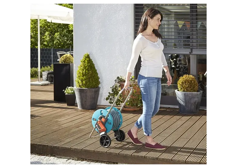 Chariot enrouleur avec tuyau d'arrosage 1/2" et pistolet d'arrosage Gardena CleverRoll S